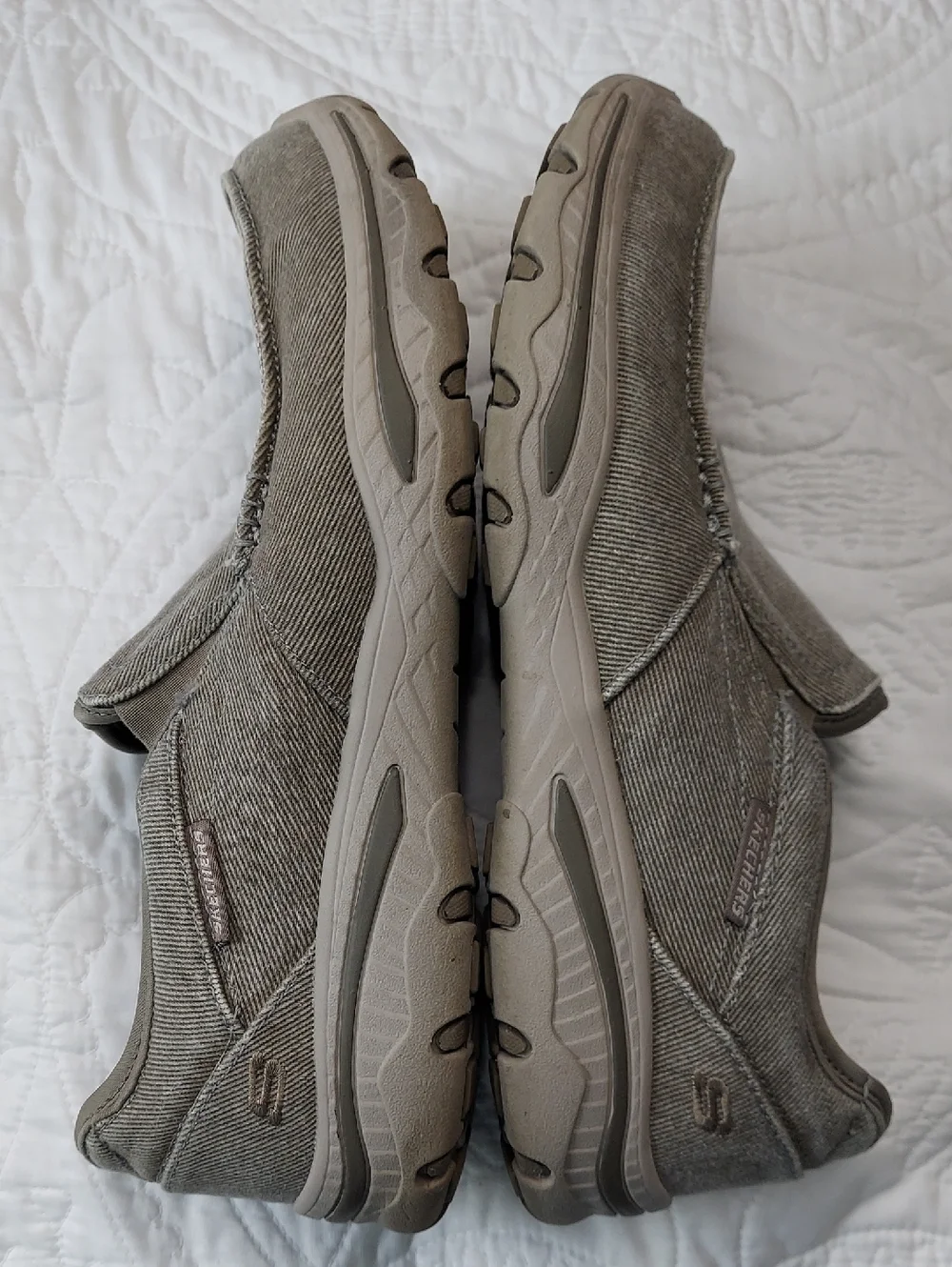 Skechers Men's Slip-On Canvas Loafers in Taupe, Relaxed Fit, Size 10, Like New - Picture 7 of 12